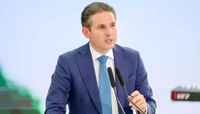  Fim da Escala 6x1 pode ser votado em maio, diz presidente da Câmara 